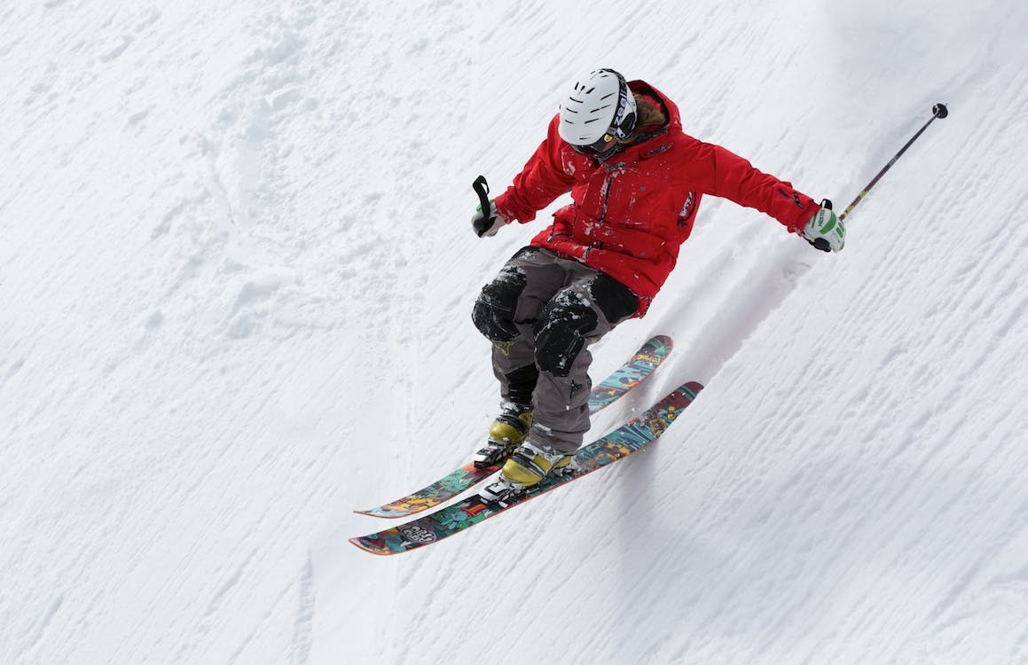 Nieszczęśliwy wypadek na nartach – jak ubezpieczenie NNW działa w górach?