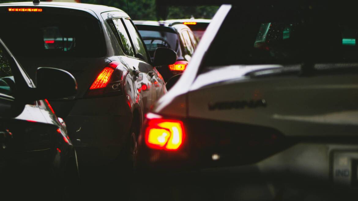 Nowe przepisy UE: tylne światła pozycyjne z DRL — co to oznacza dla kierowców?
